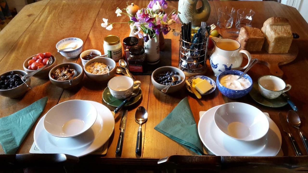 Buckthorns House Bed & Breakfast Leven  ภายนอก รูปภาพ